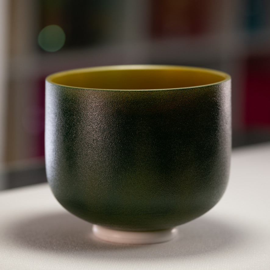 9" B-28 Emerald Heart Frosted Crystal Singing Bowl