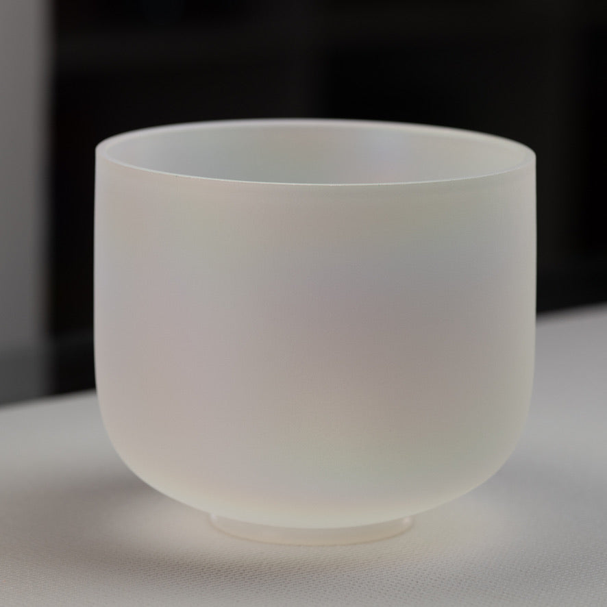 9" G+0 White Frosted Singing Bowl with Angel Aura inside