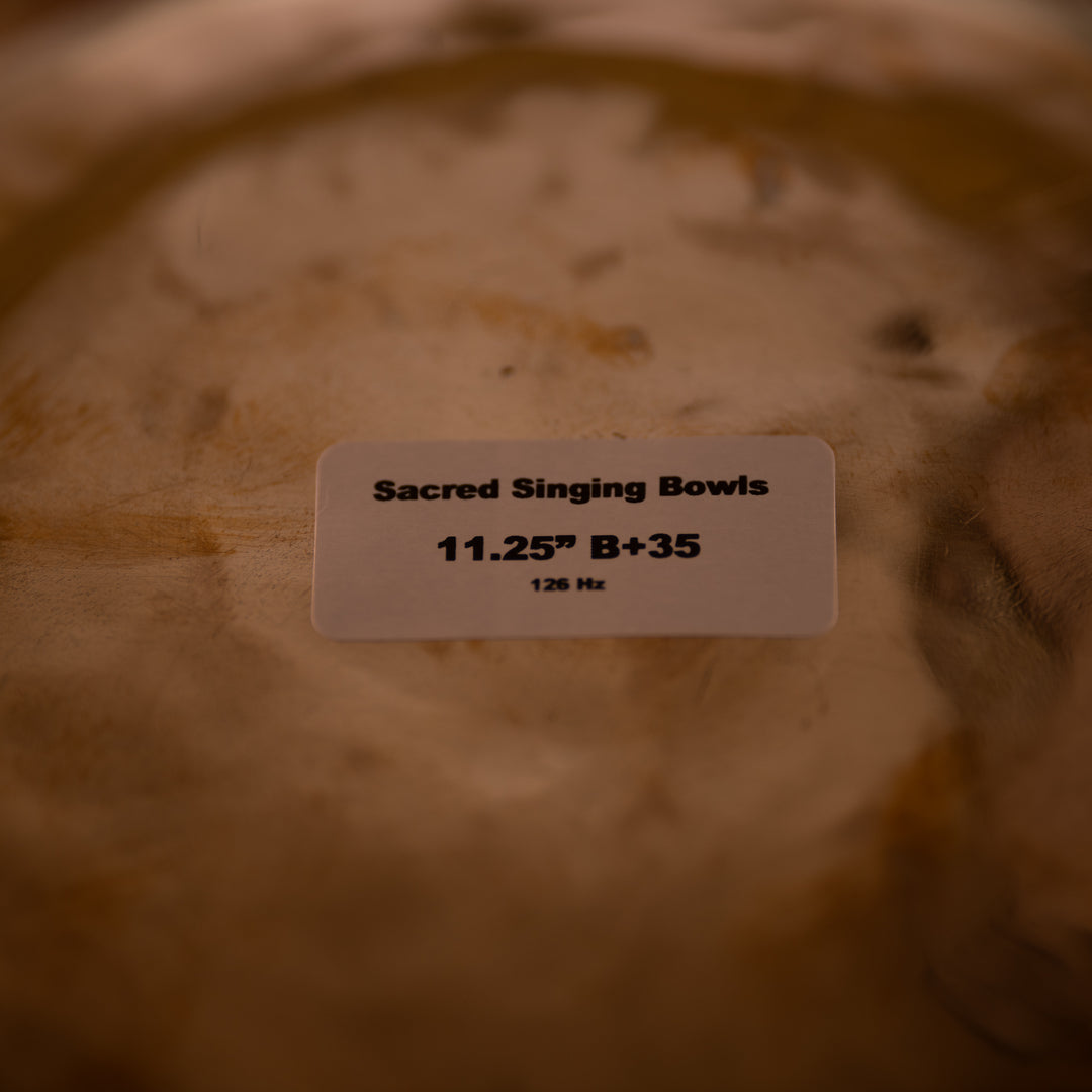 11.25" B+35 Himalayan Full Moon Singing Bowl