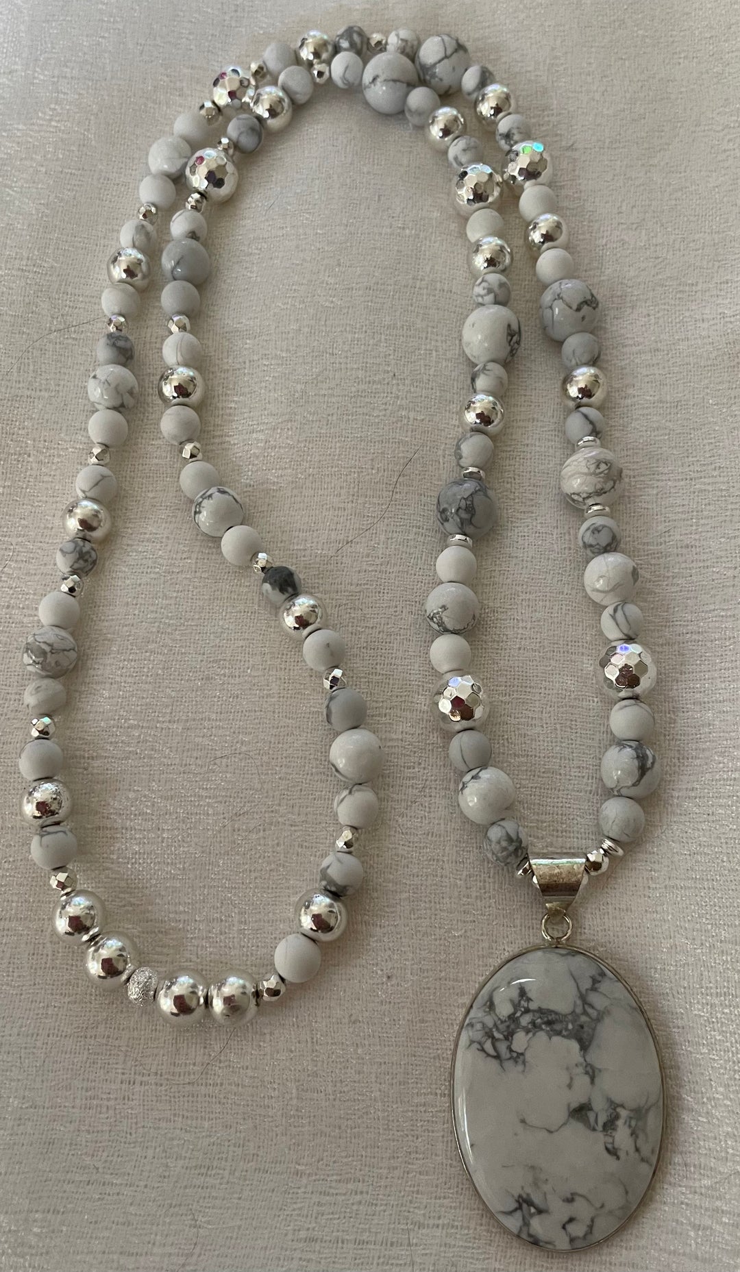 Howlite Mala