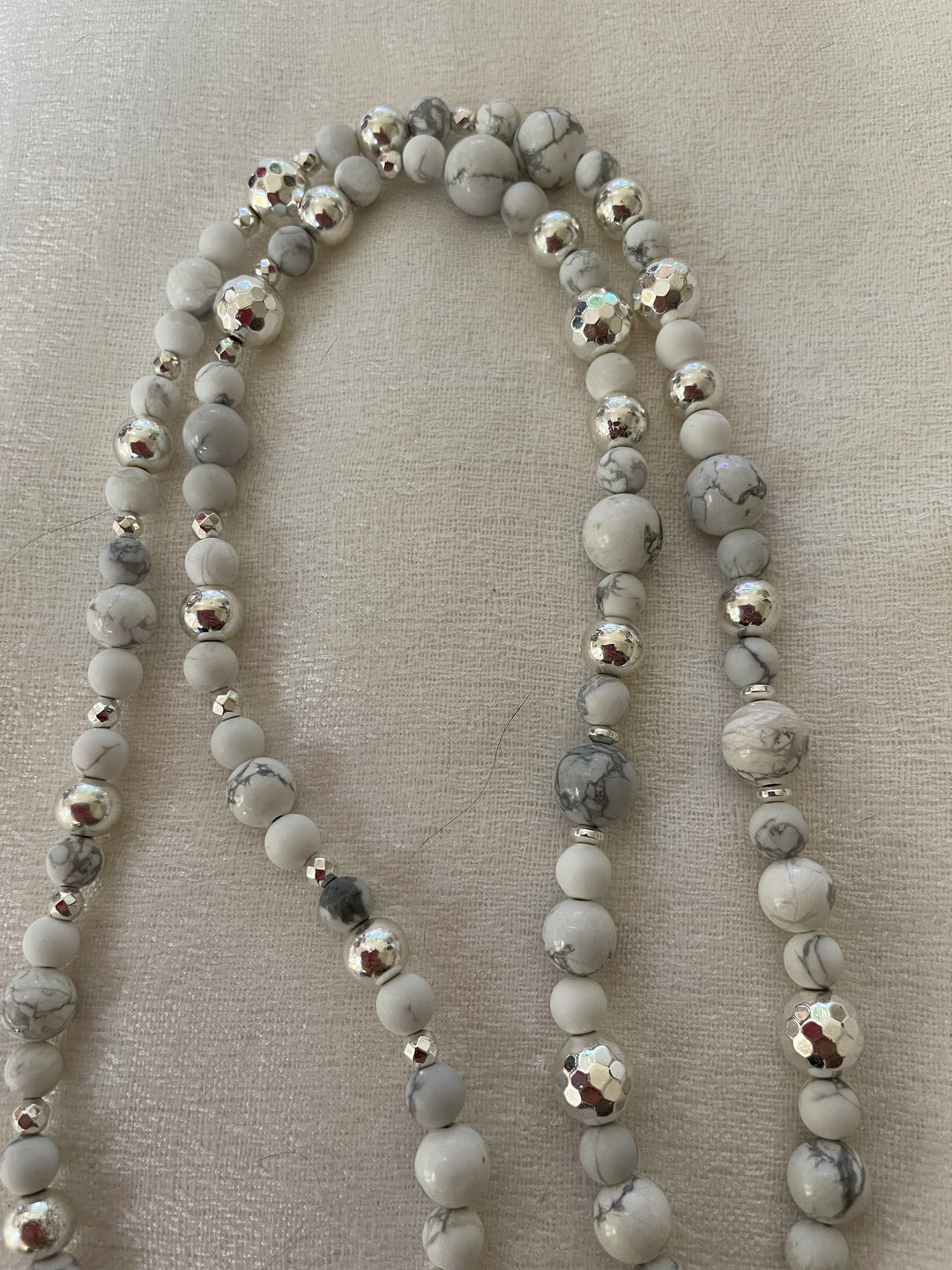 Howlite Mala