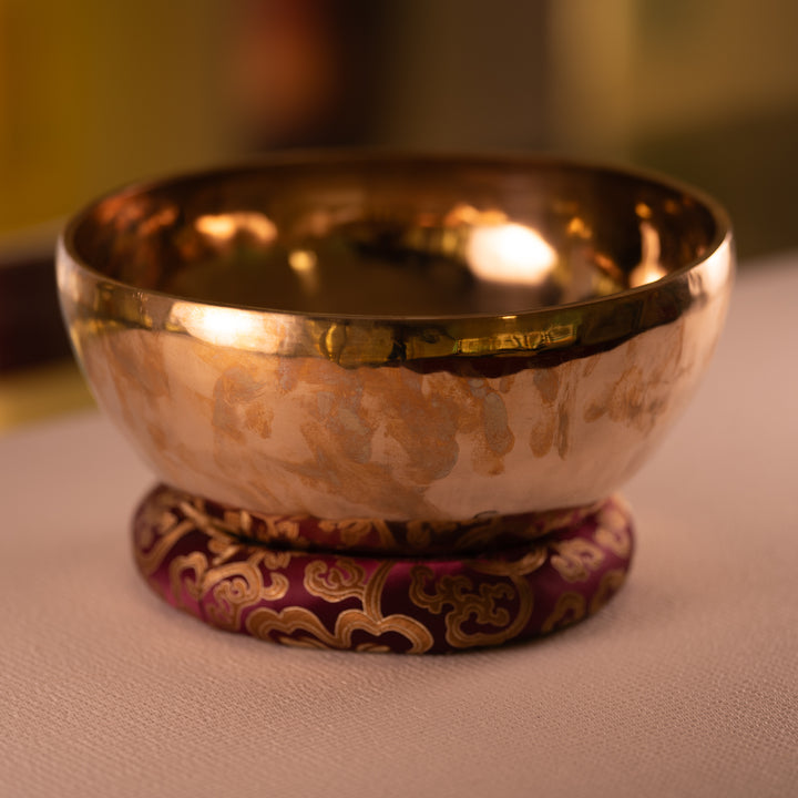 Metal singing bowl for sound healing