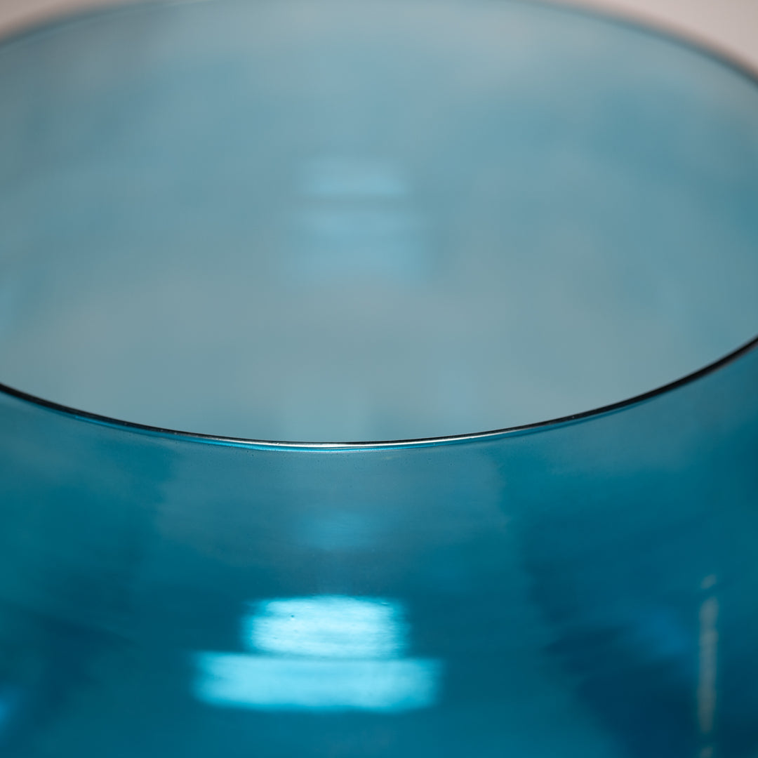 Caribbean Blue singing bowl close up