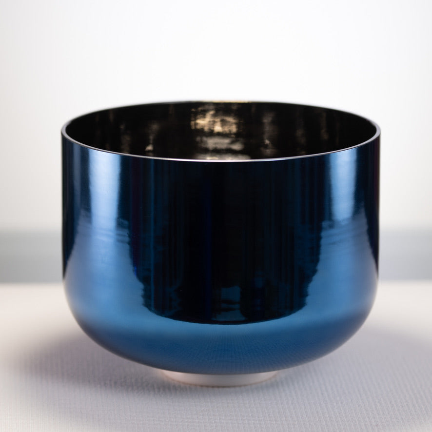 Crystal singing bowl for meditation