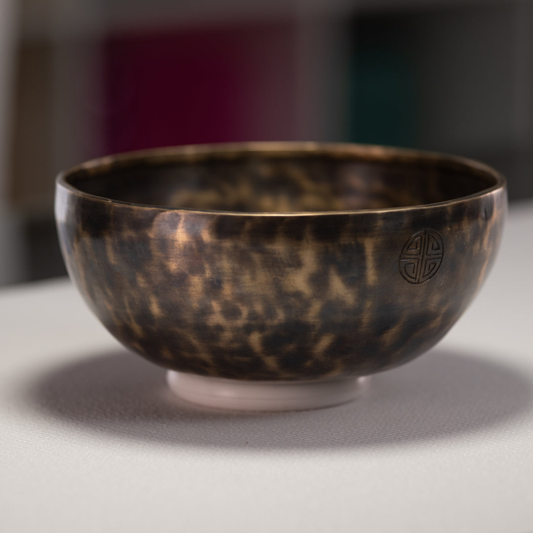 9.25" D#+21 Full Moon Himalayan Singing Bowl