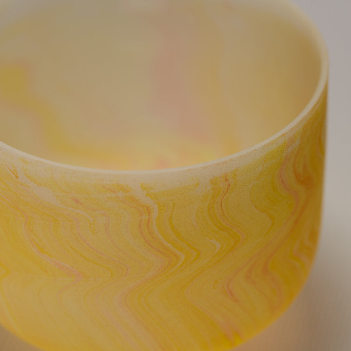 8.75" F-25 Yellow Swirl Frosted Crystal Singing Bowl