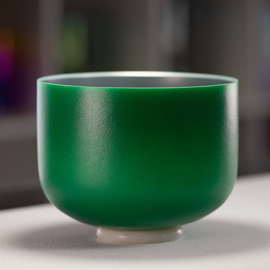 10" C#+7 Emerald Heart Frosted Crystal Singing Bowl, Silver inside