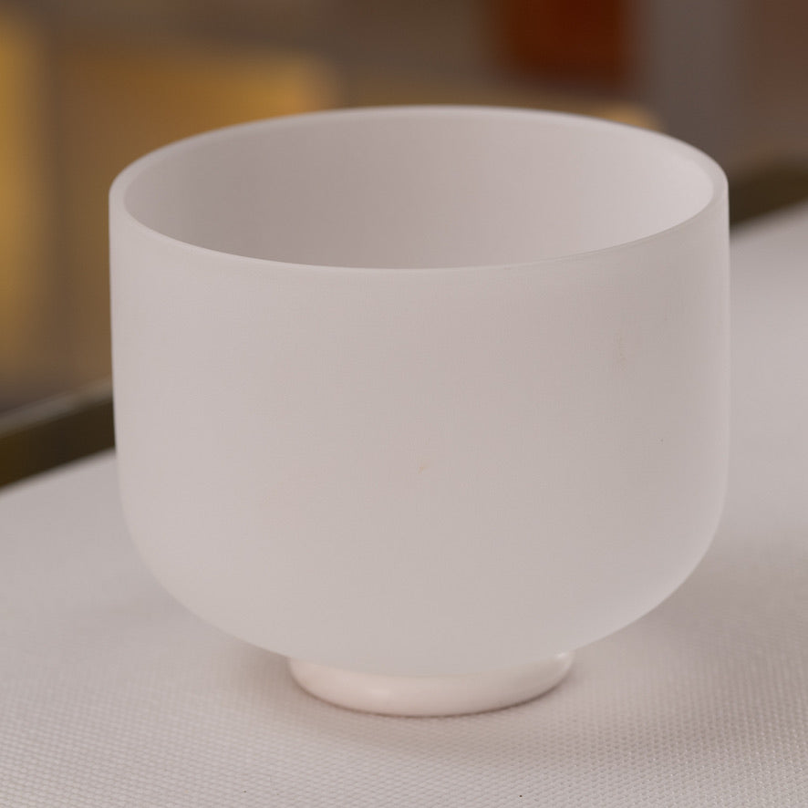 9" F#+0 White Frosted Crystal Singing Bowl