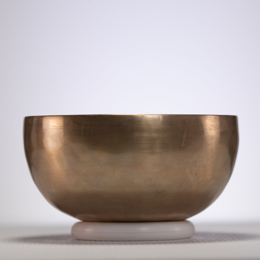 Metal bowl for sound healing