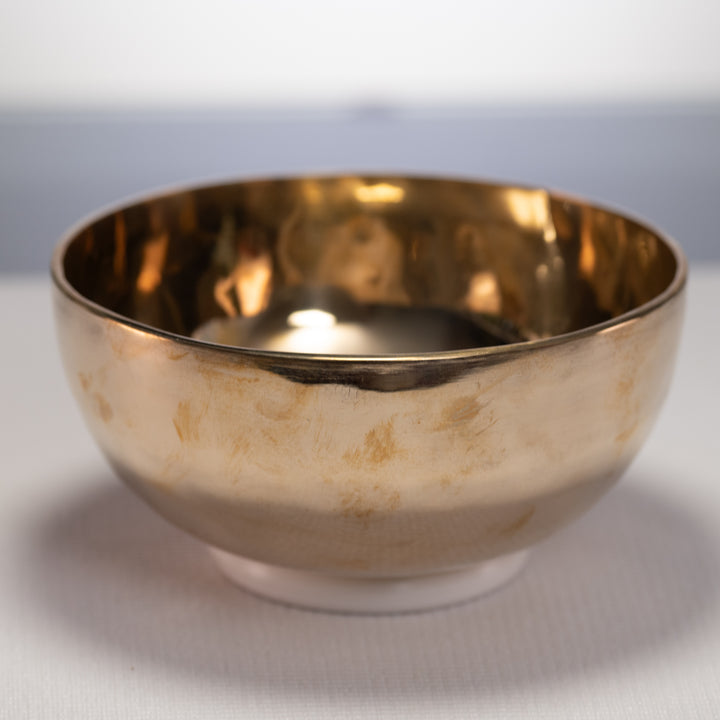 Metal bowl for sound meditation
