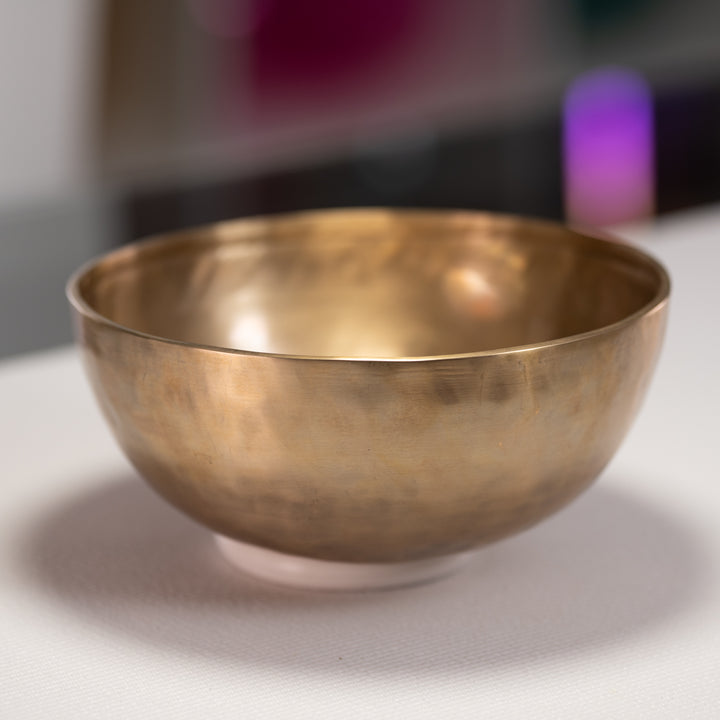 Singing bowl for meditation