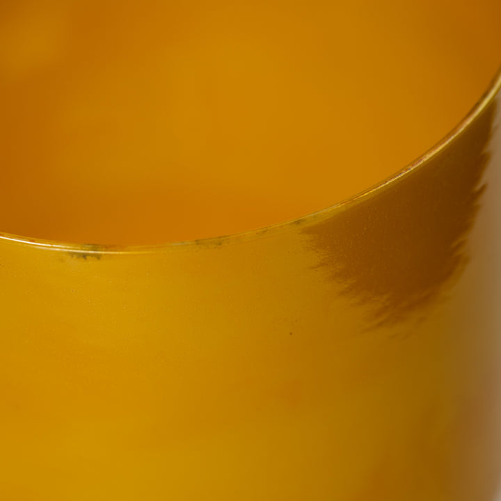 Honeycomb singing bowl close up