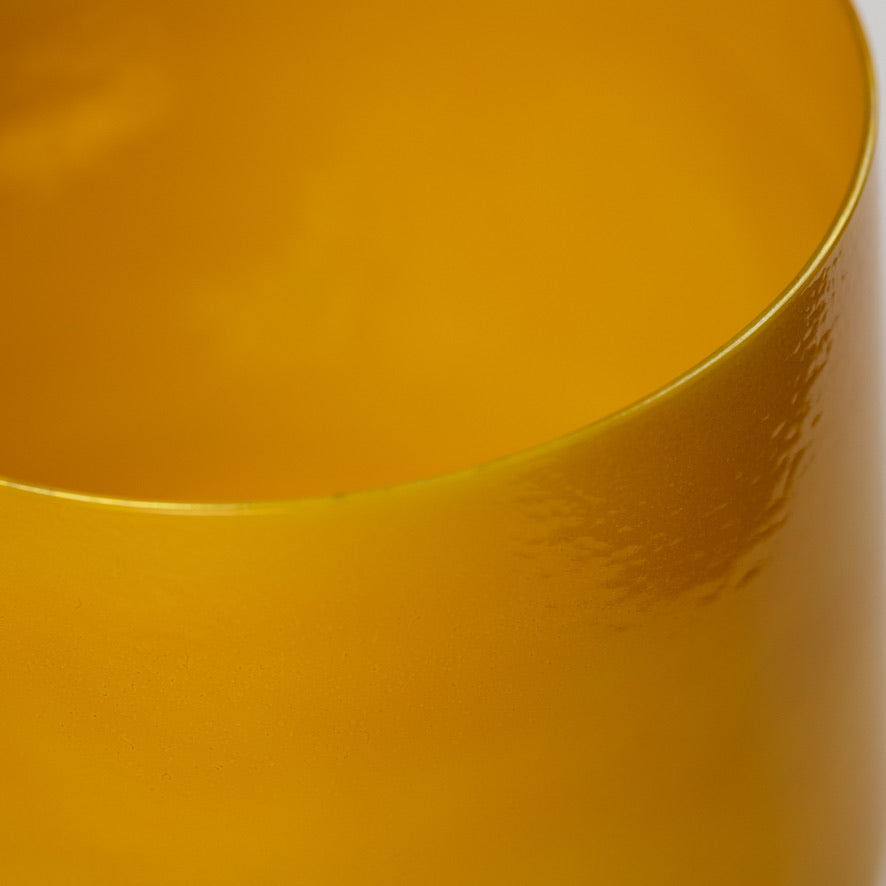 Honeycomb singing bowl close up