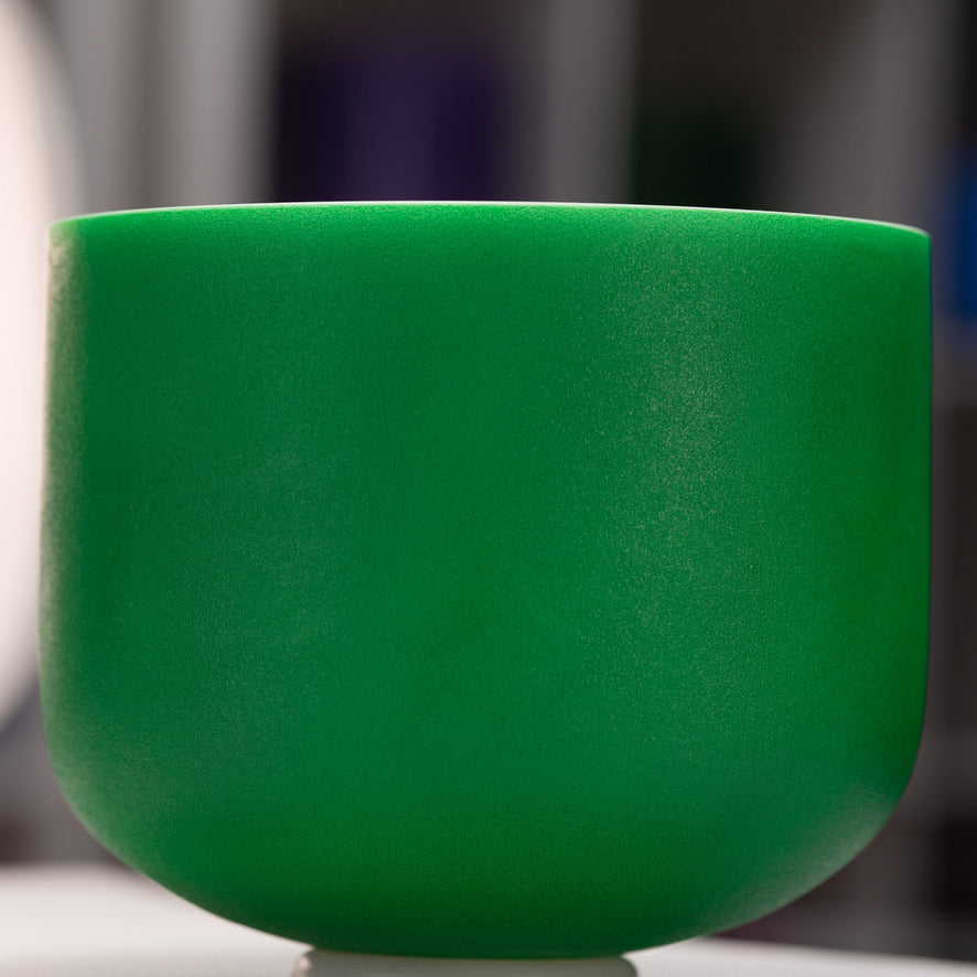 11" D-27 Emerald Heart Frosted Crystal Singing Bowl, Silver inside