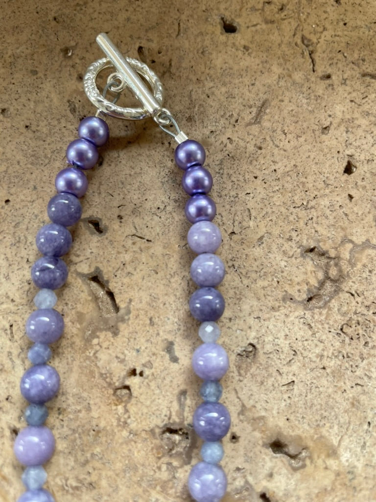 Tanzanite clasp close up